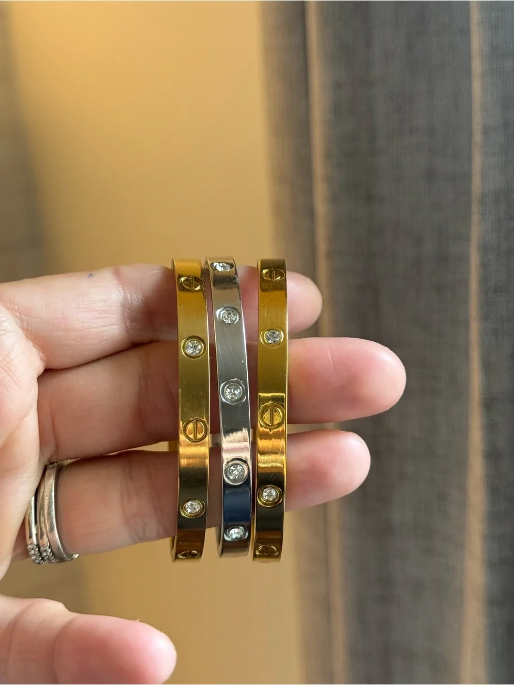 Gold and Silverw women’s Screw-Detail Bangle Set